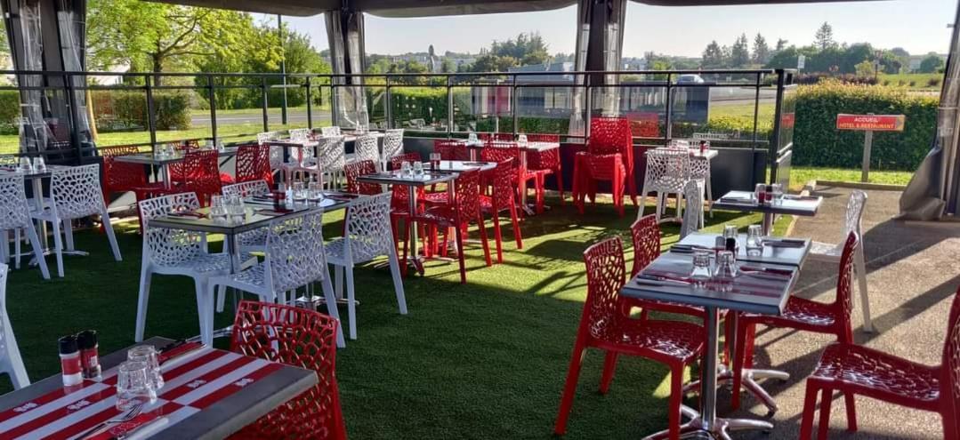 Contact Hotel Fontenay Le Comte Εξωτερικό φωτογραφία